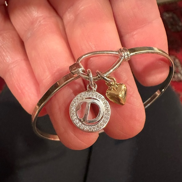 D bracelet - Picture 1 of 4